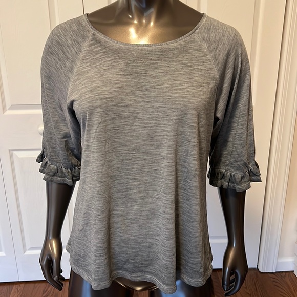 a.n.a A New Approach Gray Quarter Flutter Sleeves T-Shirt Size Petite M - Picture 1 of 6